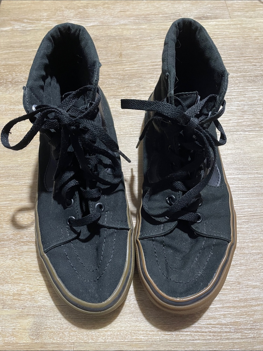 Vans Black High-Top Sneakers with Gum Sole Men’s size 7 Women’s size 8.5